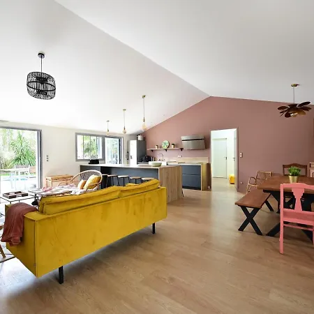 Villa Maison Sainte-marie-de-ré, 6 Pièces, 9 Personnes - Fr-1-258-118 *